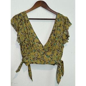 Easel Crop top Green Floral V neck